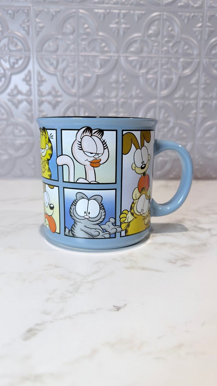 Garfield and Friends Comic Strip Blue Ceramic Mug (20 oz) NEW